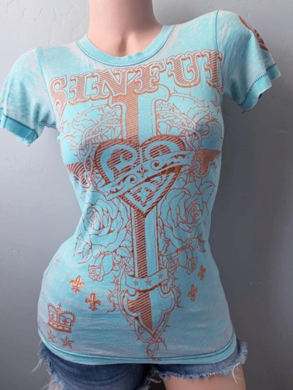 Sinful Aqua Graphic Cross & Rose Short Sleeve Tee